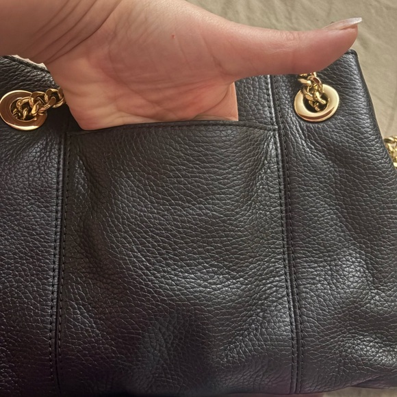 Michael Kors Black Shoulder Bag with Gold Chain - Picture 11 of 16